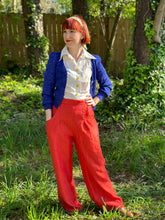 Load image into Gallery viewer, Domestic Merino 3-Ply Sweater Quantity *DYED-TO-ORDER*