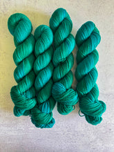 Load image into Gallery viewer, Empress Wendy Domestic 2-Ply Targhee Yarn