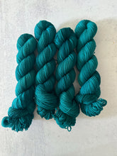 Load image into Gallery viewer, Mermaid Avenue Domestic 2-Ply Targhee Yarn