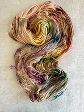 Load image into Gallery viewer, Sundown Rambouillet Worsted Yarn
