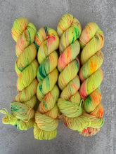 Load image into Gallery viewer, The Lovecats BFL DK