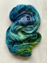 Load image into Gallery viewer, Carnival Glass BFL Worsted Yarn
