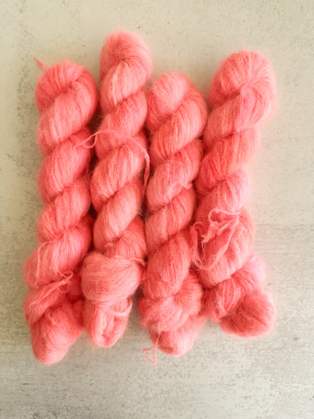 Electric Disco Clam Suri Silk Floof