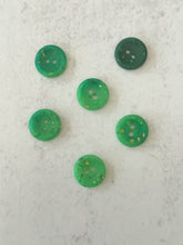Load image into Gallery viewer, 3/4&quot; Thermal Color Change Handmade Buttons (Set of 6)

