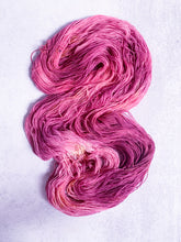 Load image into Gallery viewer, Gold Dust Woman BFL Sock Yarn
