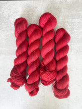 Load image into Gallery viewer, Miss Scarlet BFL DK
