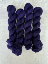 Load image into Gallery viewer, The Old Chevrolet Set Pure BFL Yarn
