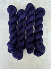 Load image into Gallery viewer, The Old Chevrolet Set BFL Worsted Yarn
