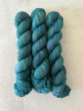 Load image into Gallery viewer, Triangle at Rhodes Pure BFL Yarn
