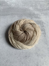 Load image into Gallery viewer, White Russian BFL Worsted Yarn
