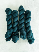 Load image into Gallery viewer, Zanesville BFL Worsted Yarn
