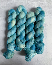 Load image into Gallery viewer, Beach Glass BFL DK
