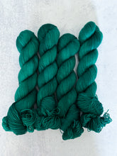 Load image into Gallery viewer, Mr. Green BFL Sock Yarn
