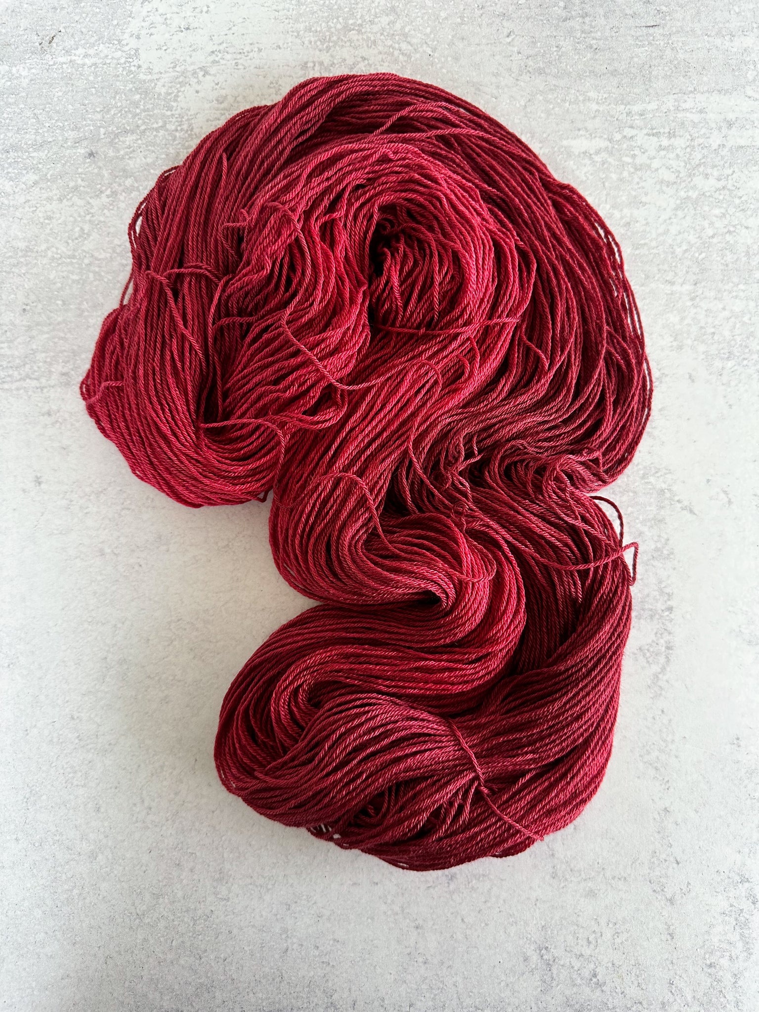 Red Velvet Cake BFL Silk Yarn – Republica Unicornia