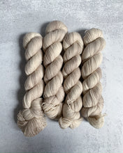 Load image into Gallery viewer, White Russian BFL Sock Yarn
